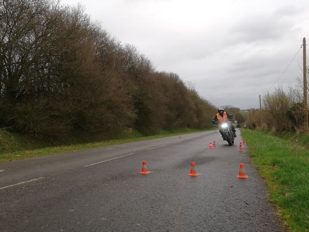 Motard entrainement à l'évitement