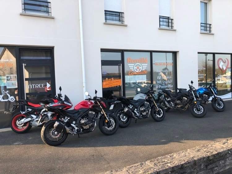 Motos vitrine Romille Conduite